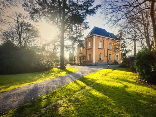 Spacious 6-bedroom villa with WiFi and fitness room in charming Overijse