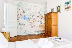 2 bedrooms, desk, iron/ironing board, travel crib