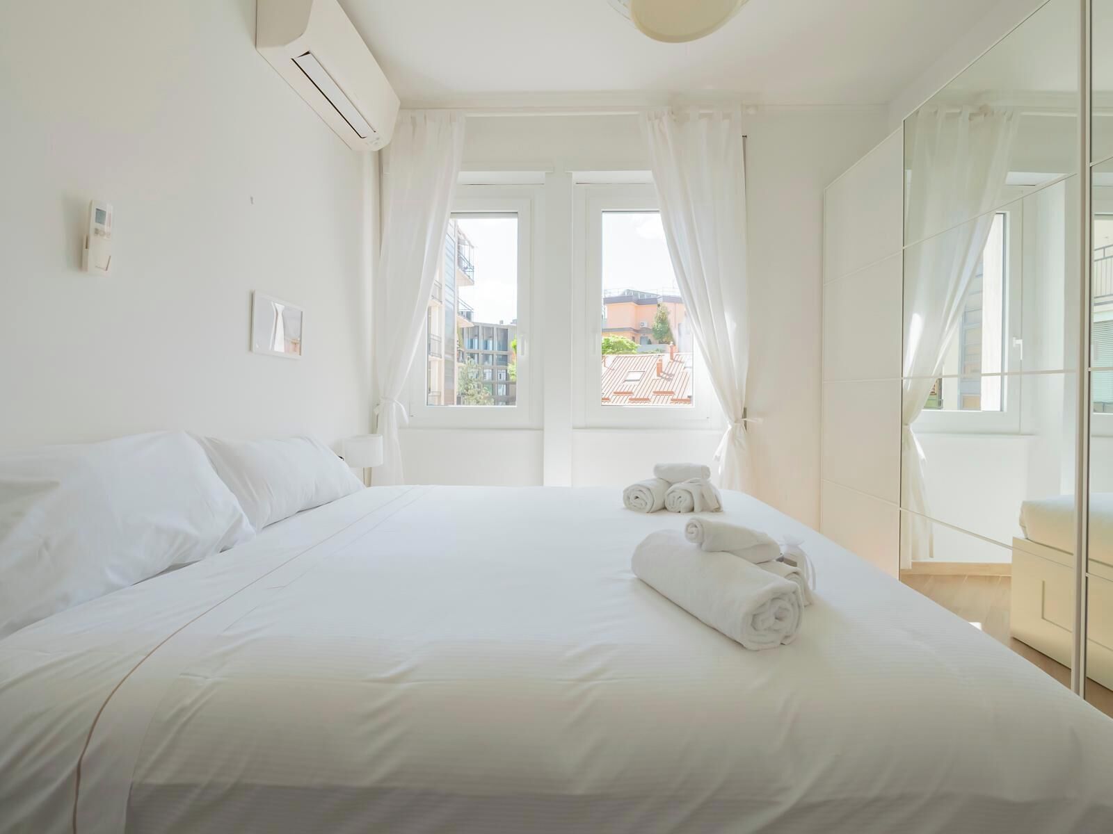 1 chambre, bureau, fer et planche à repasser, Wi-Fi