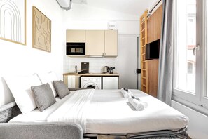 Iron/ironing board, travel cot, WiFi, bed sheets - BM- Petit Ecrin Chic & Design a Levallois (Levallois-Perret)