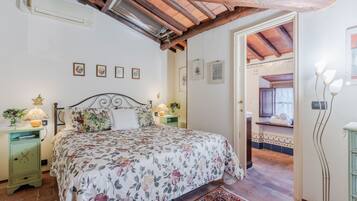 House | 5 bedrooms, iron/ironing board