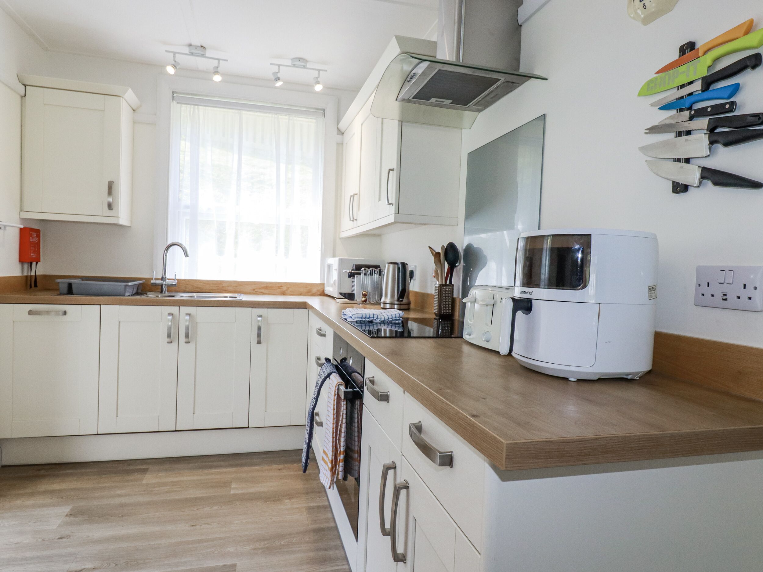 Dishwasher, cookware/dishes/utensils