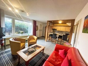 TV, DVD player - Lovely apartment for 2 guests with WIFI, TV, patio and pets allowed (Westerland)