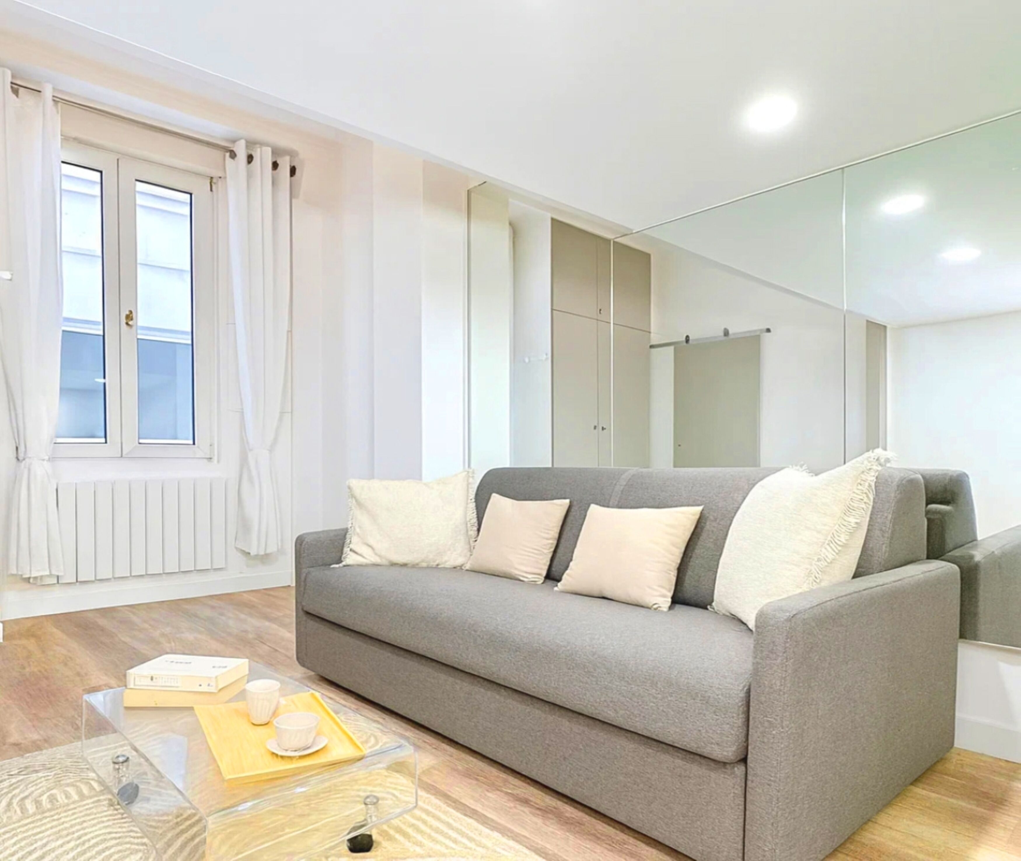 Signature Studio | Living area | 80-cm Smart TV with digital channels