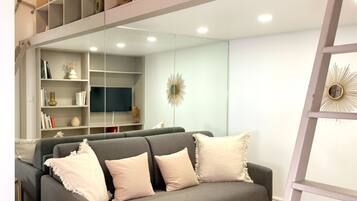 Signature Studio | Living area | 80-cm Smart TV with digital channels