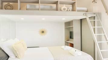 Signature Studio | Living area | 80-cm Smart TV with digital channels