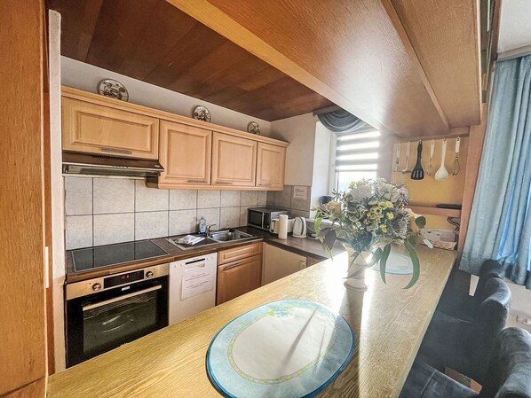 Mikrowelle, Ofen, Geschirrspüler