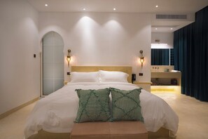 Deluxe Double Room, Courtyard View