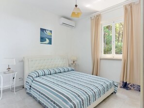 3 bedrooms, travel cot, free WiFi