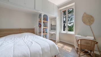 6 slaapkamers, een strijkplank/strijkijzer, gratis wifi
