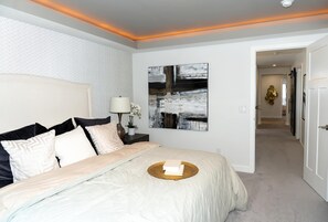 4 chambres, bureau, Wi-Fi, draps fournis