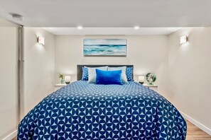1 bedroom, desk, WiFi, bed sheets