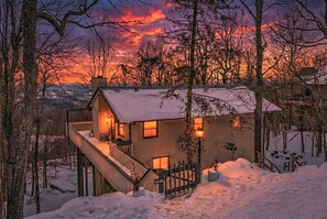 Exterior - Modern Mountain House with Stunning Views & Fire Pit (Beech Mountain)