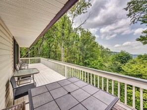 Outdoor dining - Incredible View,Close to Everything! (Beech Mountain)