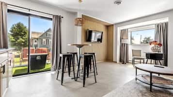 Suite | Een bureau, een laptopwerkplek, gratis wifi