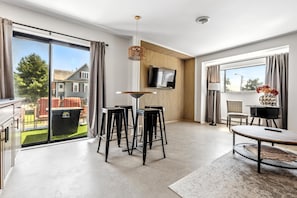 Suite | Escritorio, espacio para trabajar con un portátil, wifi gratis
