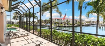 Piano & Palm - Large Family Home with Boat Dock, Pool, Spa, Beach Supplies & Pia