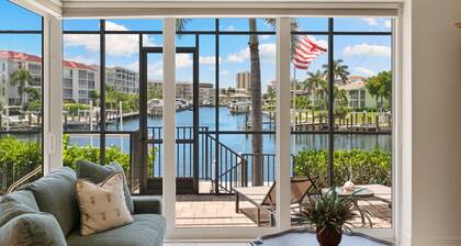 Piano & Palm - Large Family Home with Boat Dock, Pool & Piano