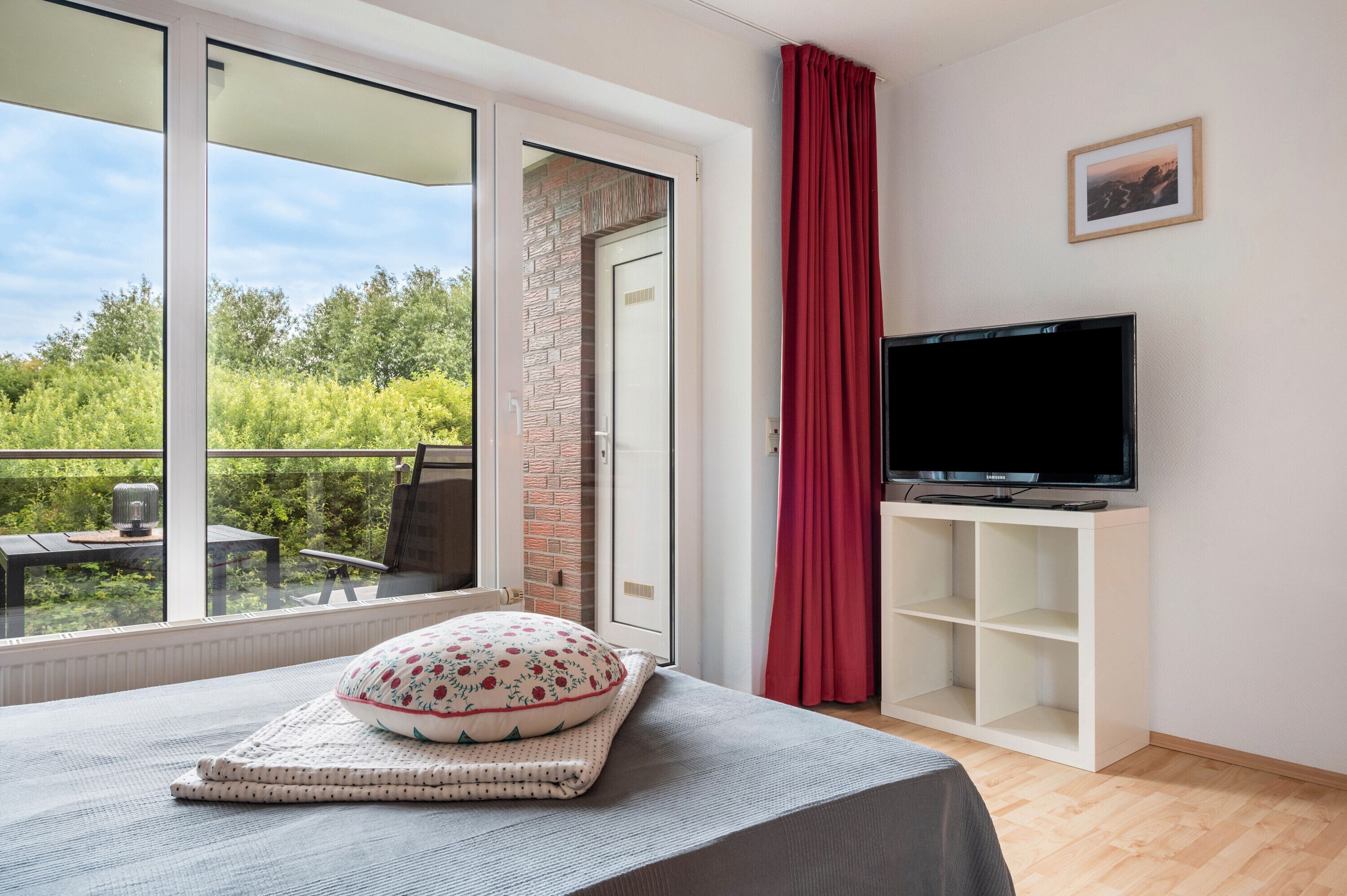 1 bedroom, bed sheets