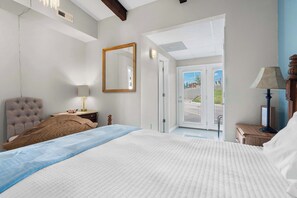 2 habitaciones, tabla de planchar con plancha, cuna de viaje y wifi 