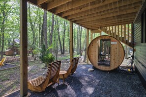 Property grounds - ColorBLOCK Cabin: Spacious 5BD, 2 Hot Tubs, Lake, Sauna, GameRms,Big Deck, AC (East Stroudsburg)