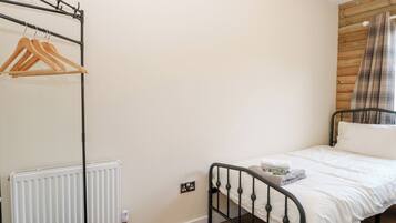 2 habitaciones, decoración personalizada y muebles diferentes