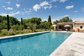 Pool - Villa 'Lombarde' with Mountain View, Wi-Fi and Air Conditioning (Saint-Rémy-de-Provence)
