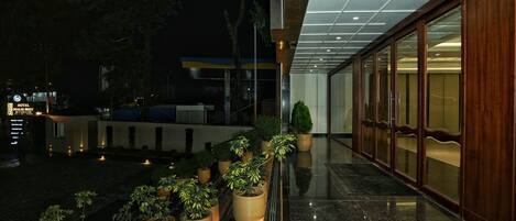 TV connectée de 43 pouces avec chaînes numériques, chauffage par le sol