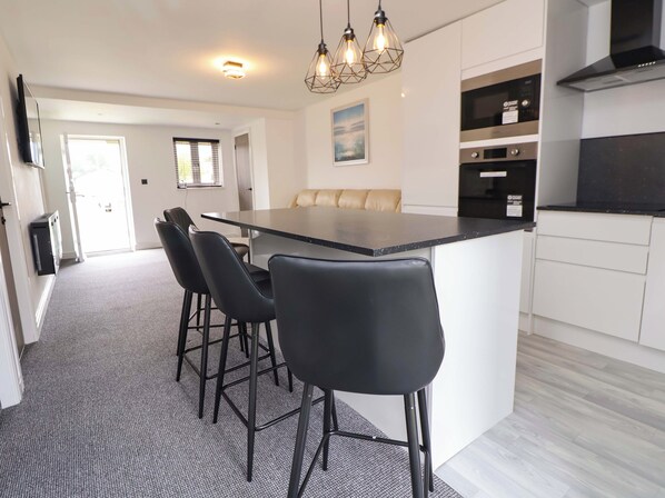Dining - 4 Willow Grove - Freehold (Holywell)