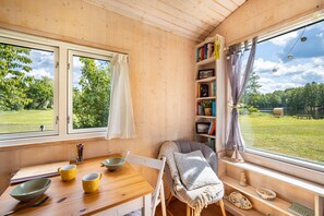 Interior - Tiny Home 'Mit Blick Auf Den See' with Private Garden, Wi-Fi and Air Conditioning (Fitzen)