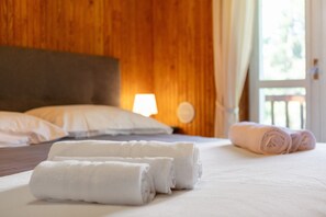 WiFi, bed sheets - Apartment 'L'abri' with Mountain View, Shared Garden and Wi-Fi (Gressan)