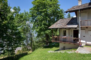 Exterior - Apartment 'Coin Vert' with Mountain View, Shared Garden and Wi-Fi (Gressan)