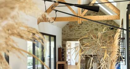 Villa architect sea view beach access on foot 10p