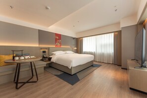 Luxury Double Room Single Use | View from room - ECHENG Hotel, Jianghan Road Pedestrian Street, Wuhan River Beach (Wuhan)