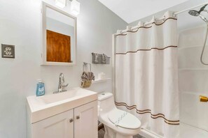 タオル、石鹸、トイレットペーパー