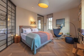 Superior tweepersoonskamer, uitzicht op de binnenplaats | Een kluis op de kamer, verduisterende gordijnen, geluiddichte muren