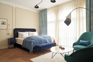 Dobbeltrom – deluxe, bakgårdsutsikt | Safe på rommet, blendingsgardiner, lydisolert og strykejern/-brett