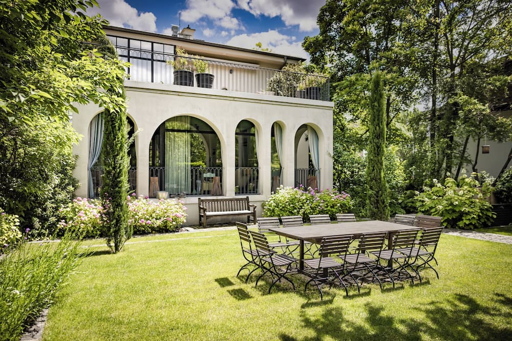 Bagatelle Gardenhouse