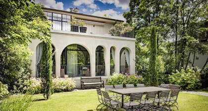 Bagatelle Gardenhouse