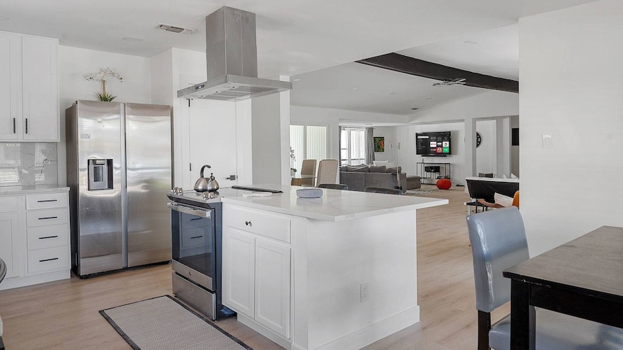 The Belvedere Pet Friendly Spacious Yard