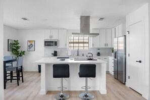 House - The Belvedere Pet Friendly Spacious Yard (Plano)