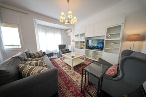 Living area - Elegance in Télemly _ View of Algiers bay (Alger Centre)