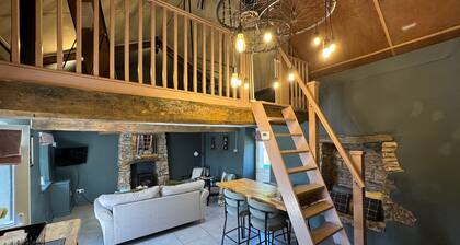 Ty Llaeth 2-bed Cottage, Sleeps 4, Pet Friendly