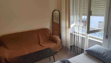 3 slaapkamers, een strijkplank/strijkijzer, beddengoed