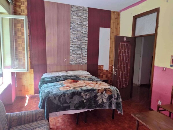 3 Schlafzimmer, Bügeleisen/Bügelbrett, Bettwäsche