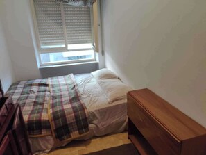 3 bedrooms, iron/ironing board, bed sheets - 3 bed - Sleeps 6 - Mountain View - Parking - Pets (Rosora)