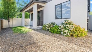 Exterior - Dark & Sleek 3BR Escape by the Golf Course (Boise)