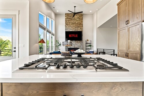 Dark & Sleek 3BR Escape by the Course