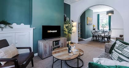 Stylish 2-Bed House in Crewe, Perfect for Business