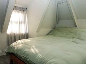 1 室のベッドルーム、客室ごとに異なる装飾、客室ごとに異なるインテリア、WiFi (無料)